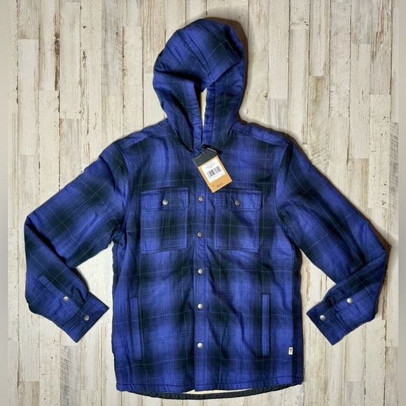 The North Face Jackets & Blazers - The North Face Women’s Campshire Hooded Shirt sherpa jacket Plaid warm small NWT